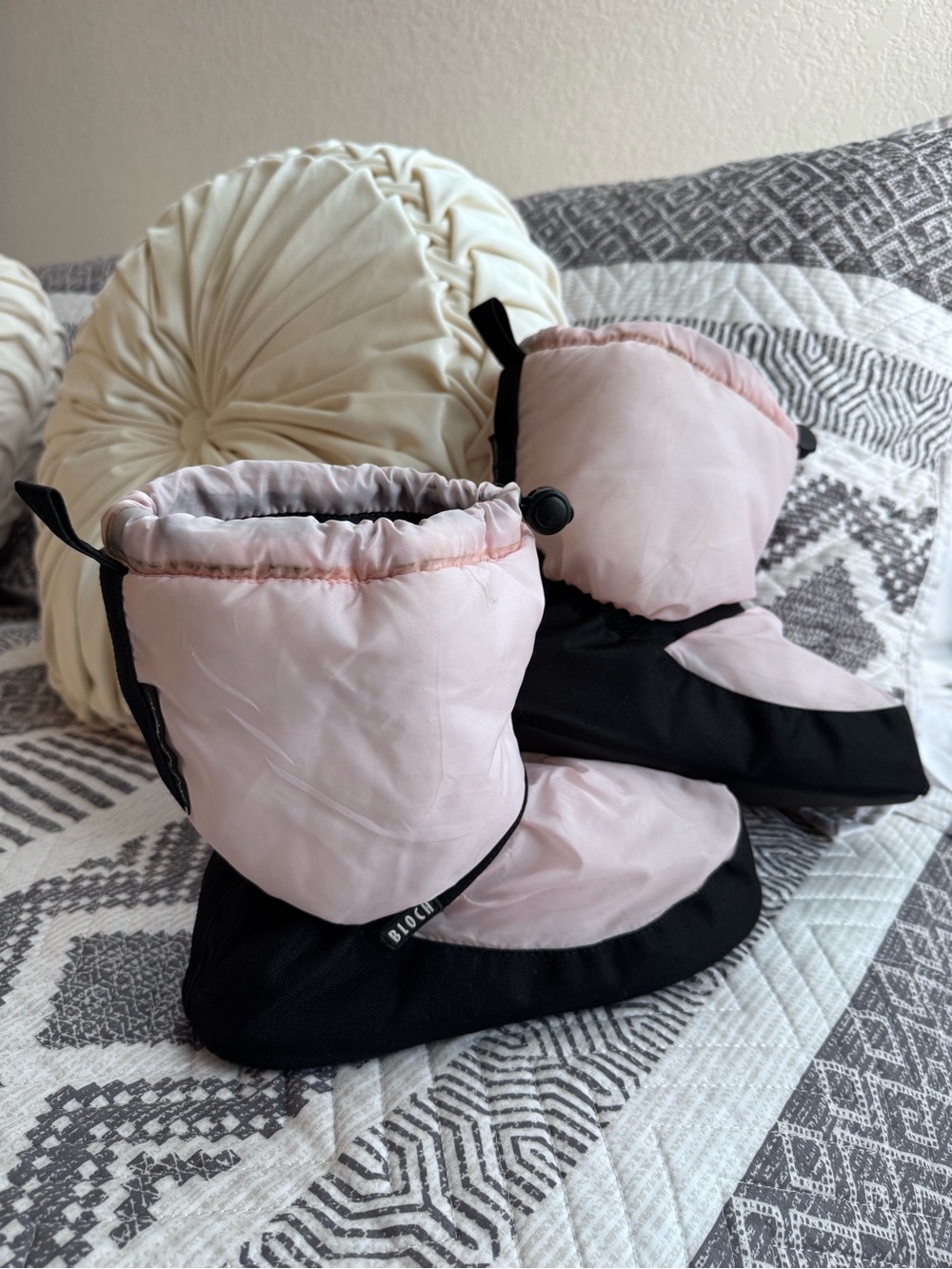Bloch x Irina & Max Dance Warm-Up Booties Booties Light Pink / Black - Size XL